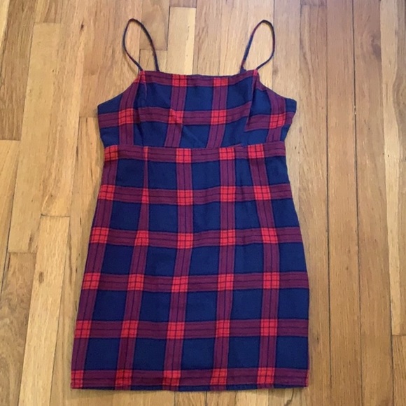 Garage Dress - Picture 2 of 8